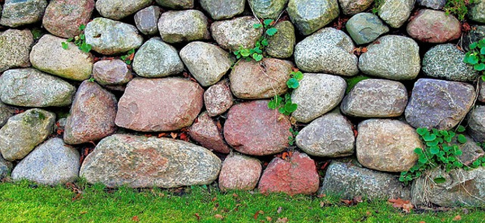 Natursteinmauer renovieren